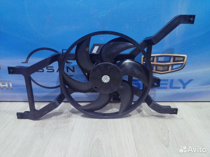 Вентилятор радиатора охлаждения двигателя диффузор