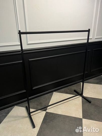 Вешалка напольная металлическая