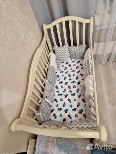 Детская кровать гандылян с маятником