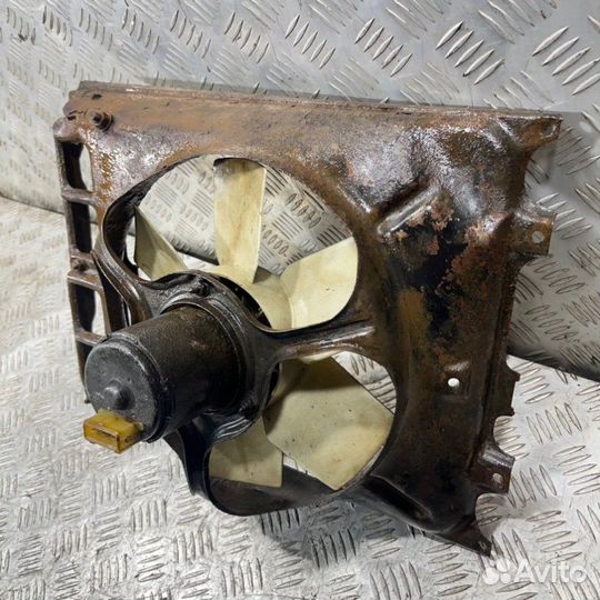 Вентилятор охлаждения радиатора Volkswagen Passat