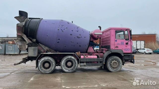 Водитель автобетоносмесителя миксера