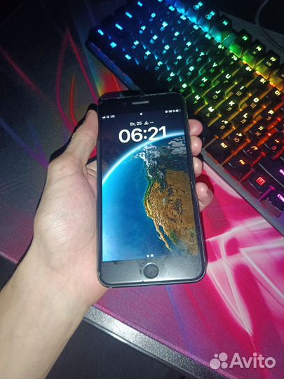 iPhone 8 Plus, 64 ГБ