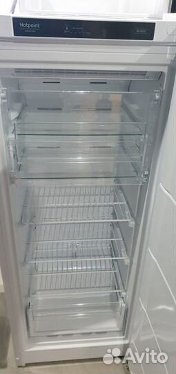 Hotpoint Ariston HFZ 6150w Морозильный шкаф
