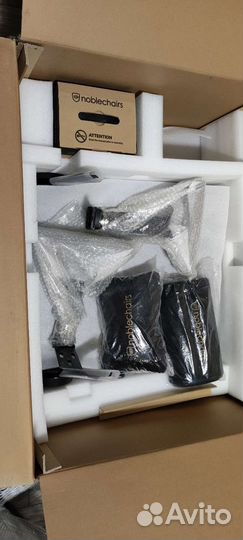 Кресло Noblechairs Hero Black/Gold