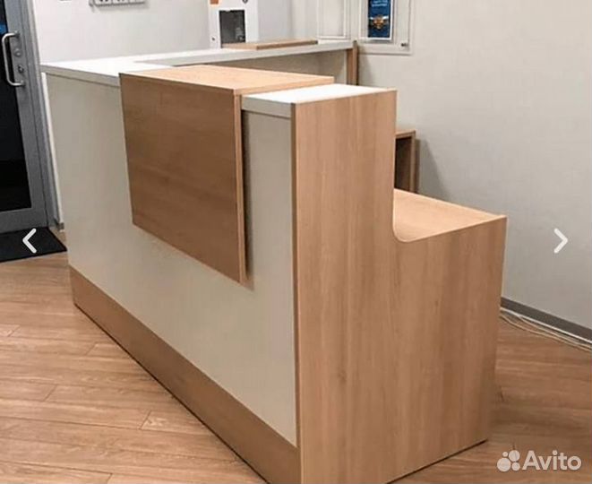 Стойка ресепшн