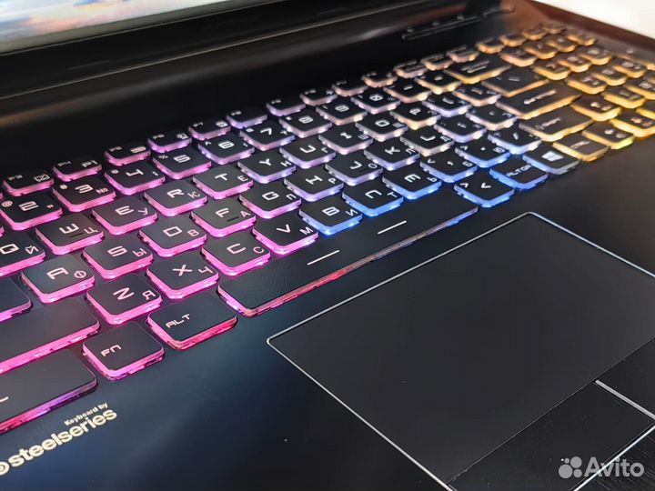 Ноутбук MSI 15.6 120hz i7 16gb GTX1070 8gb SSD+HDD