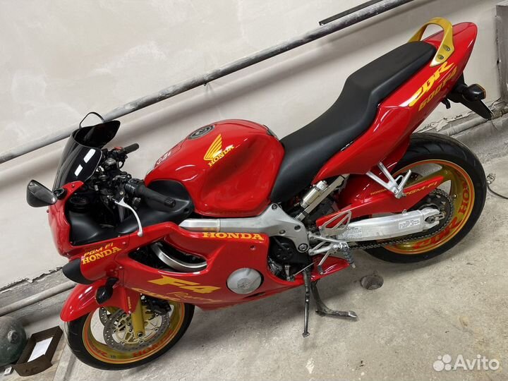Xonda cbr f4