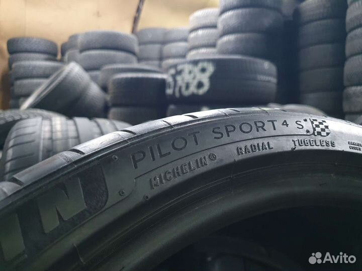 Michelin Pilot Sport 4 S 245/35 R20 и 275/30 R20 95Y
