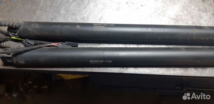 Электроопоры багажника skoda