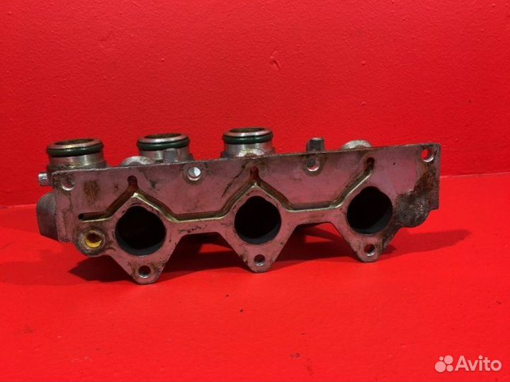 Коллектор впускной правый Land Rover Freelander 1