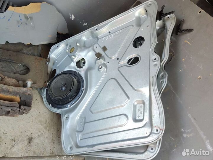 Решетка радиатора VW T5.Фольксваген Т5