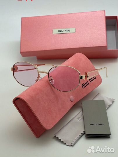 Солнцезащитные очки miu miu