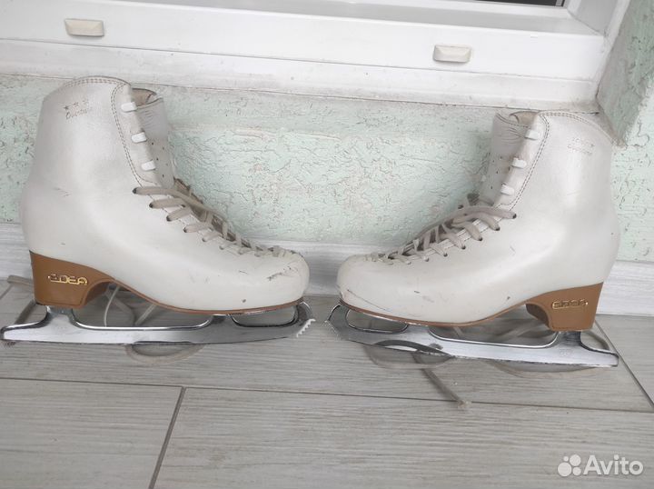 Фигурные коньки Edea 240