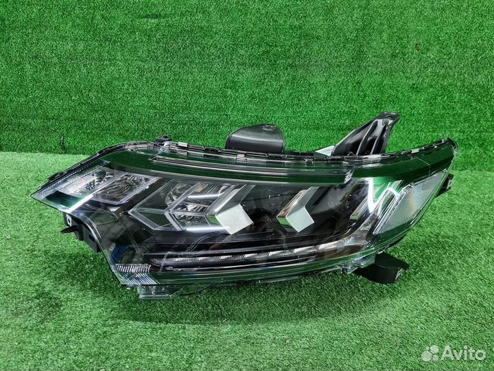 Фара левая Mitsubishi Outlander