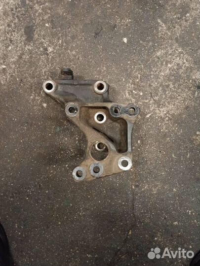 Кронштейн редуктора MAN TGX 2008 81461103173