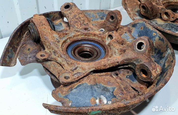 Кулак задний Mercedes Benz W202, W124, W201