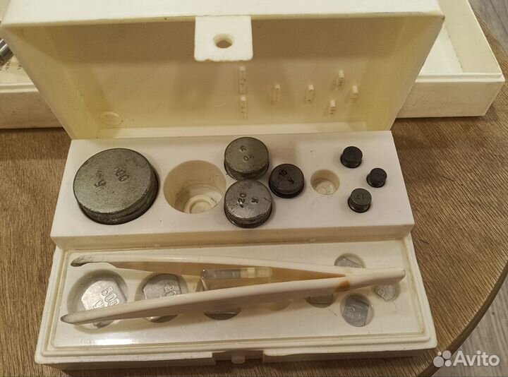 Весы учебные вгу-1 с гирями