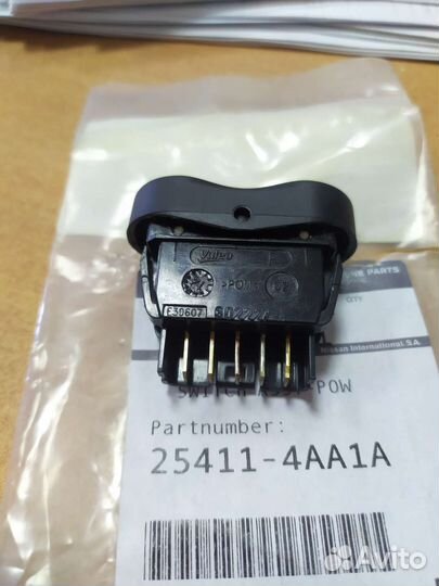 Кнопка стеклоподъемника Almera g15, sandero