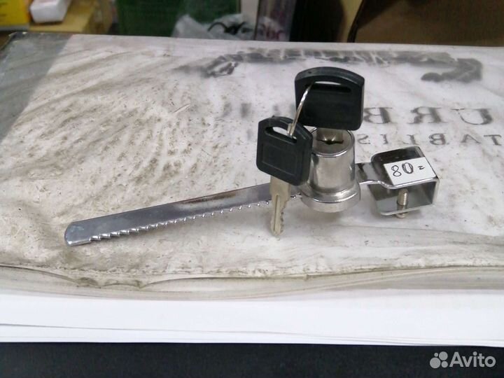 Замок для стеклянной двери