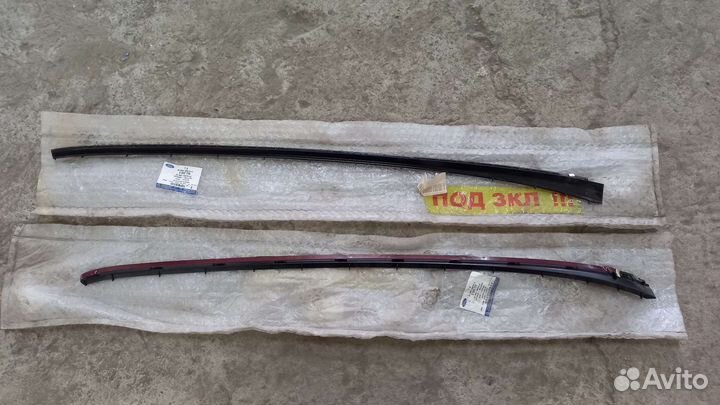 Кронштейн крепления молдинга передний Ford Focus 3