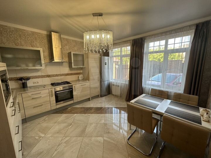 3-к. квартира, 105 м², 1/3 эт.