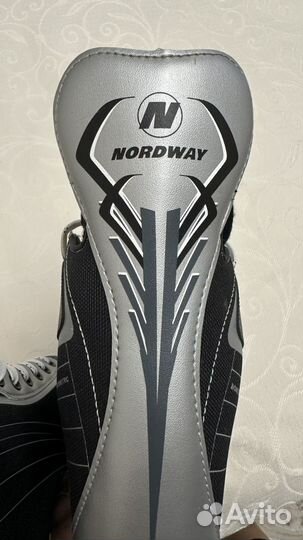 Коньки хоккейные 39 размер