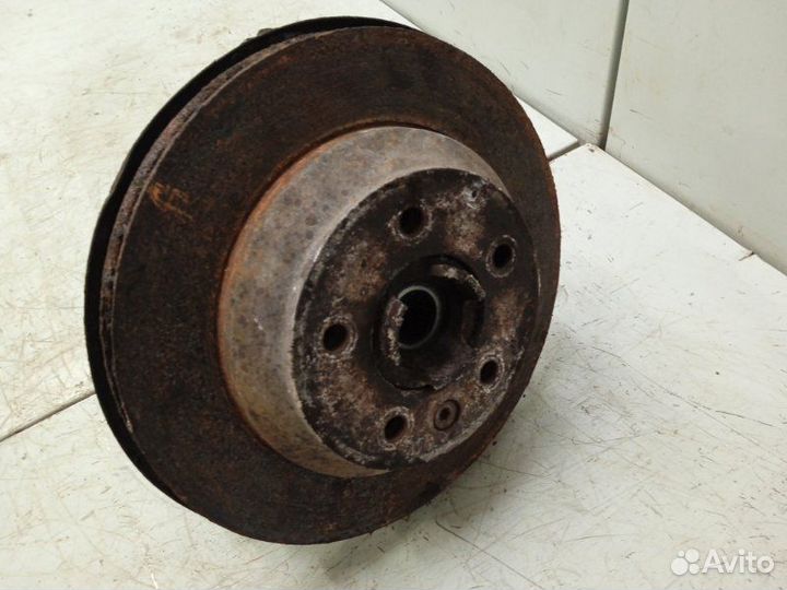 Кулак поворотный задний правый Volkswagen Touareg