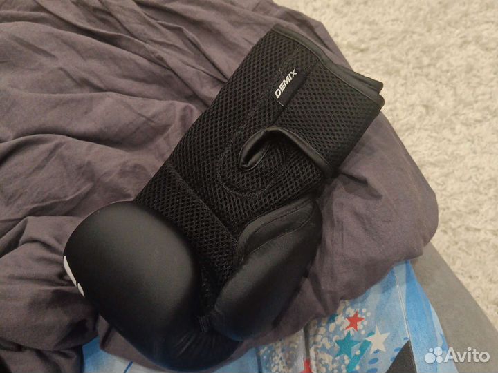 Боксерские перчатки