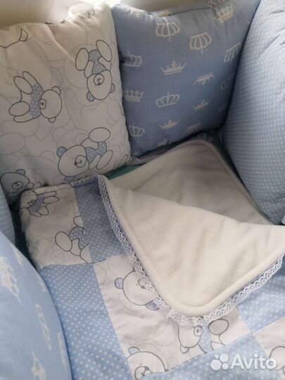 Подушки и одеялко в кроватку