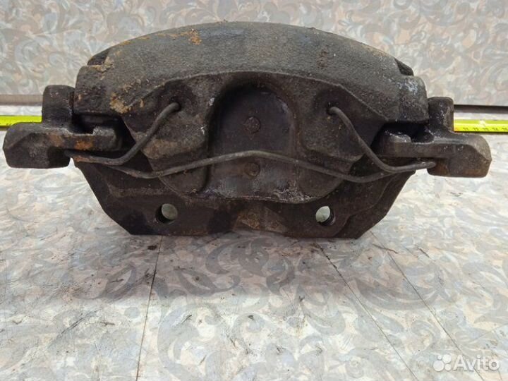 Суппорт передний левый Ford Focus 3 pnda 2012