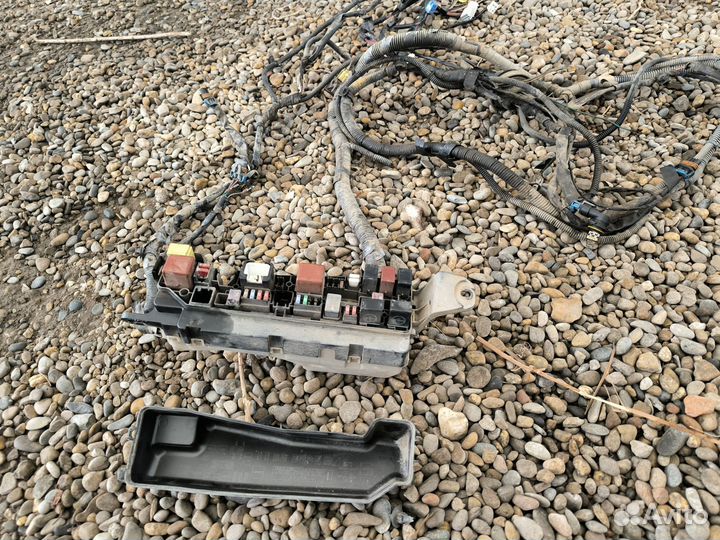 Toyota corolla 120 2003 блок предохранителей