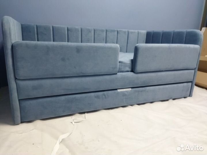 Подростковая мягкая кровать