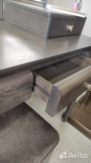 Консоль из массива дуба Бари