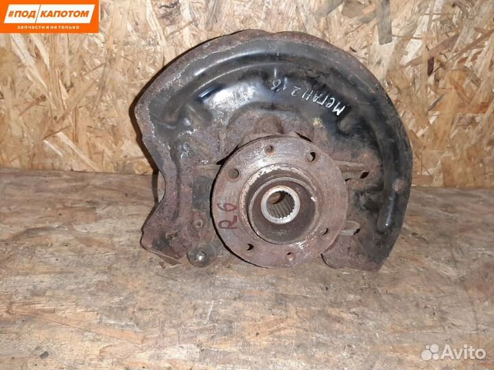 Кулак передний правый Renault Megane 2 рест