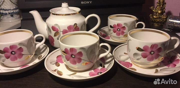Сервизы чайные фарфоровые