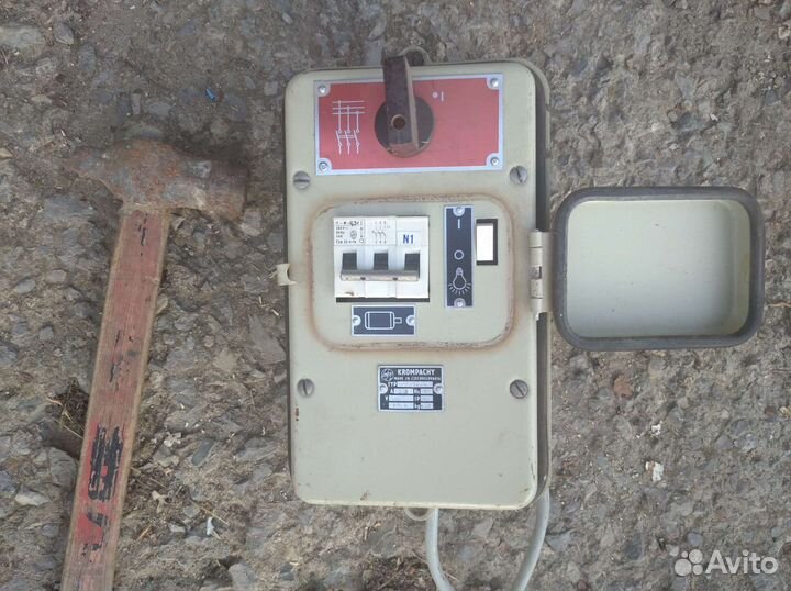 Пусковое устройство для станков