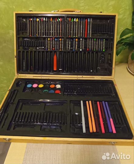 Набор юного художника