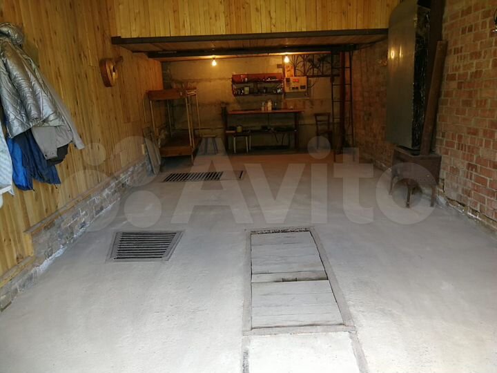 Гараж, > 30 м²