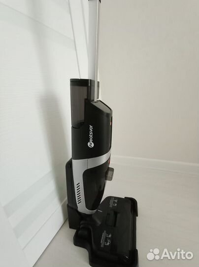 Моющий вертикальный пылесос