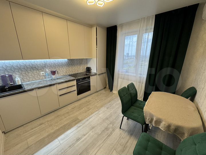 2-к. квартира, 55 м², 15/18 эт.