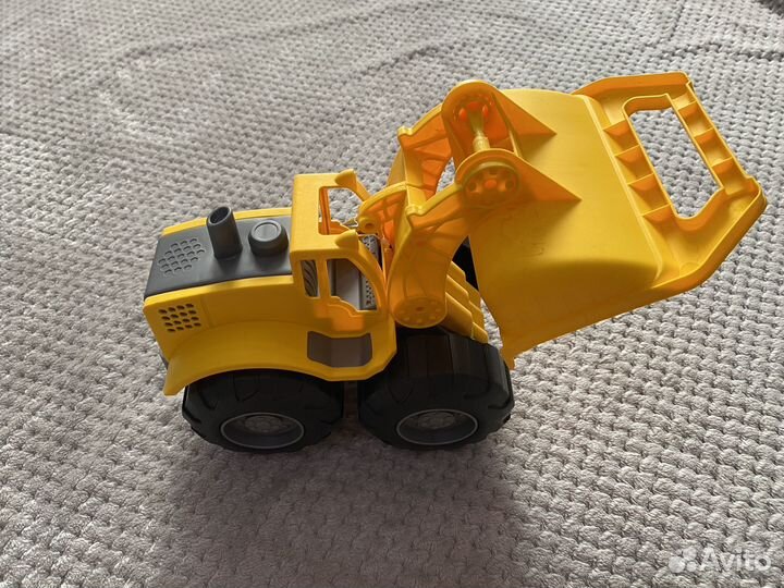 Детский трактор желтый игрушка