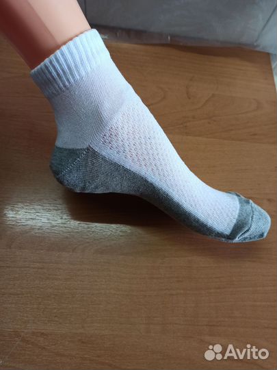 01.Женские носки бело-серого цвета