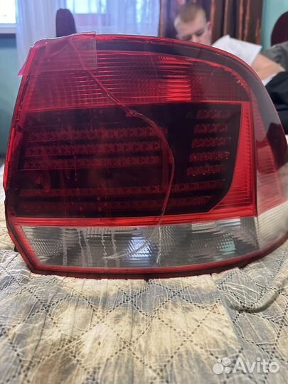 Фонарь задний правый vw polo