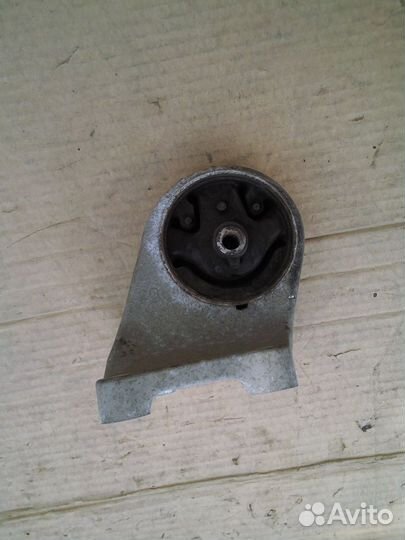 Опора кпп левая Nissan Almera Classic N16 Primera