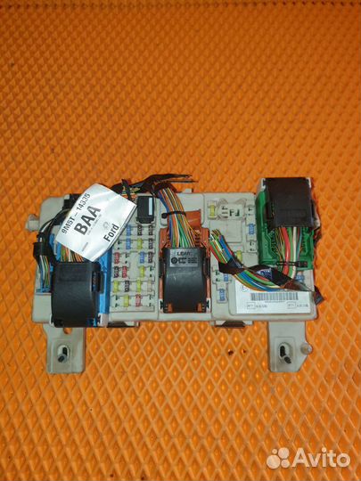 Блок предохранителей салонный Ford Focus