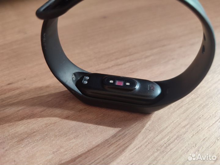 Фитнес браслет xiaomi mi band 4