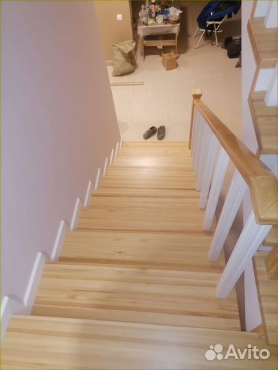 Лестница деревянная