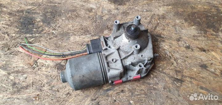 Моторчик стеклоочистителя передний Opel Astra J G