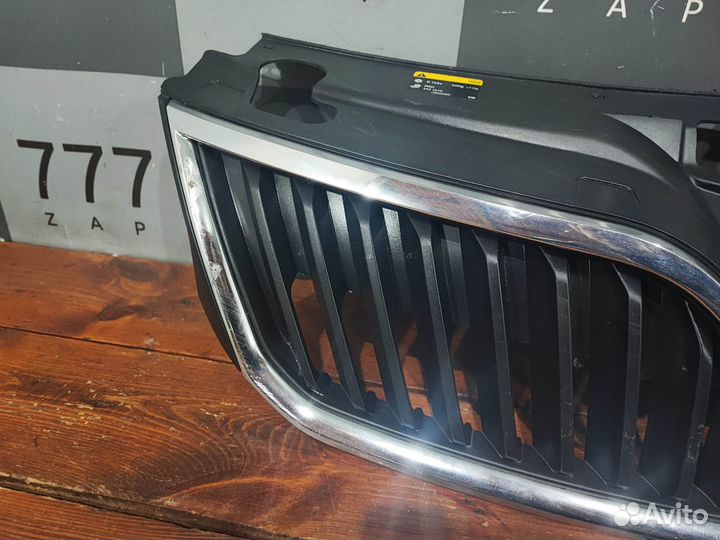 Решетка радиатора Skoda Rapid 1 12-20 Б/У Оригинал