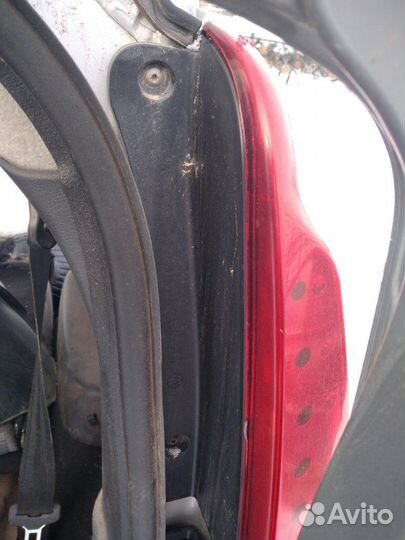 Фонарь правый LADA Largus 2013